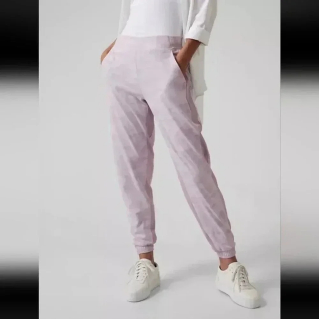 Athleta | Women's Lilac Brooklyn Lined Featherweight Stretch Camo Jogger